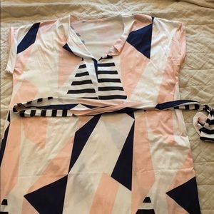 Short sleeve dress with belt